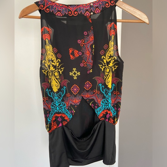 XS Bebe Colorful Keyhole Top - Picture 2 of 6